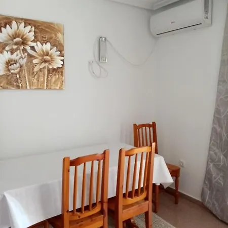 Apartamento Con Buena Vista * Торевьиа
